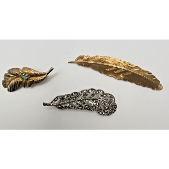 3 Unique Mixed Metals & Styles Feather Vintage Costume Brooches 1 Silver 2 Gold - Picture 1 of 7